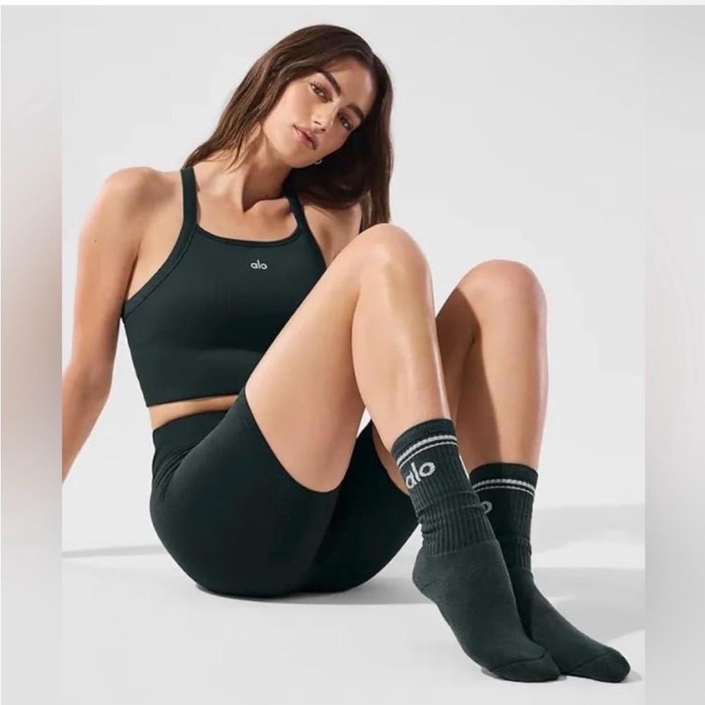 NWT Alo Yoga Unisex Throwback Sock